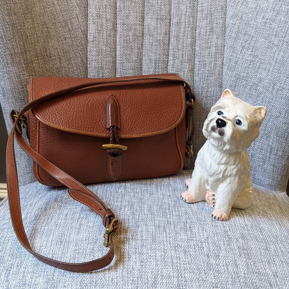 Vintage Dooney & Bourke crossbody bag